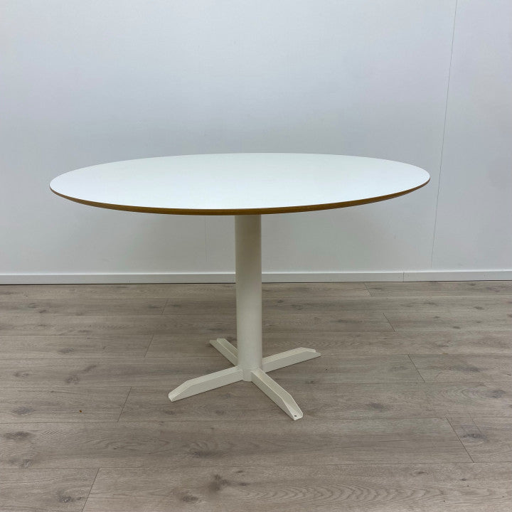 (Ø118) Rundt spisebord med hvit bordplate