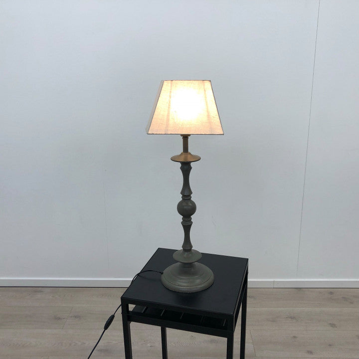 Elegant bordlampe i mørkegrå farge