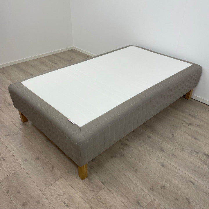 Nyrenset | IKEA Skårer seng (120x200)
