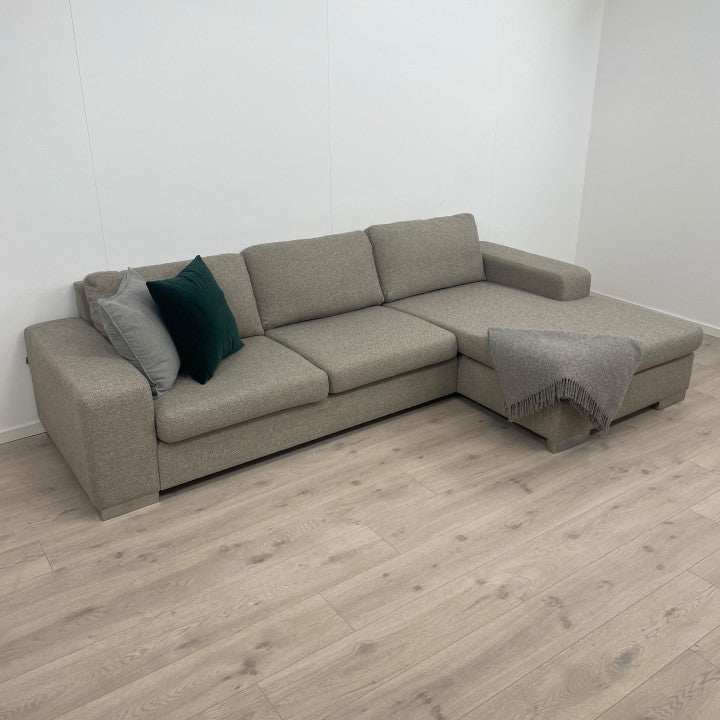 Nyrenset | Beige vendbar Hjort Knudsen sjeselongsofa