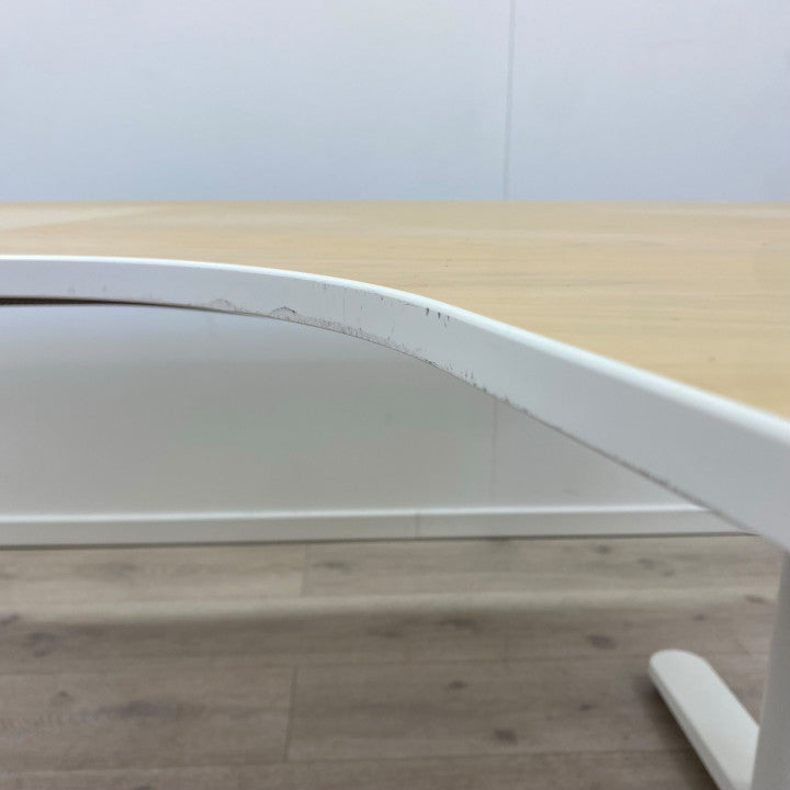 Elektriske hev/senk skrivebord med høyresving