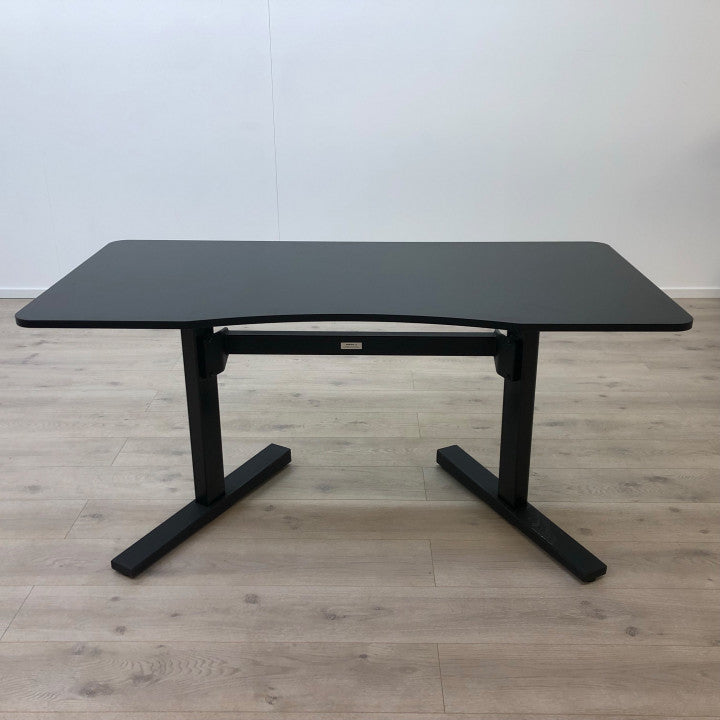 Helsvart elektrisk hev/senk skrivebord fra Merico