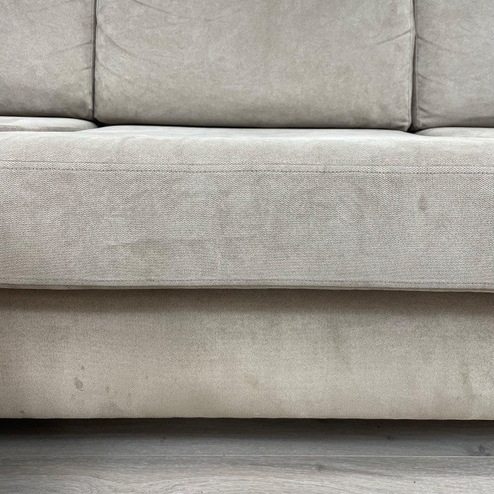 Nyrenset | Beige vendbar sjeselongsofa i fløyelsstoff