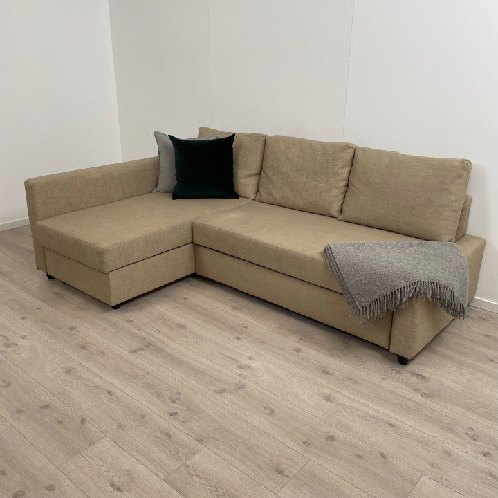 Nyrenset | Beige vendbar IKEA Friheten sovesofa med sjeselong