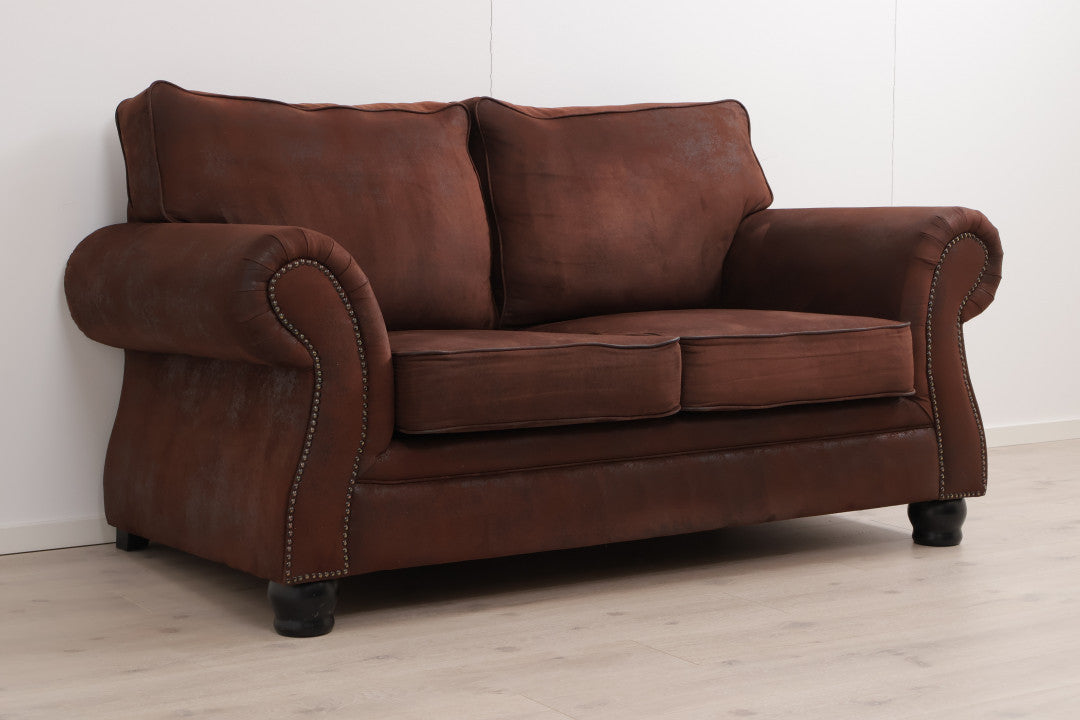 Nyrenset | Brun 2-seter sofa i fløyelsaktig stoff