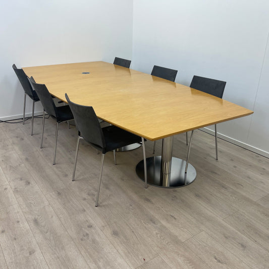 290x140 cm, Trefarget møteromsbord med strømuttak