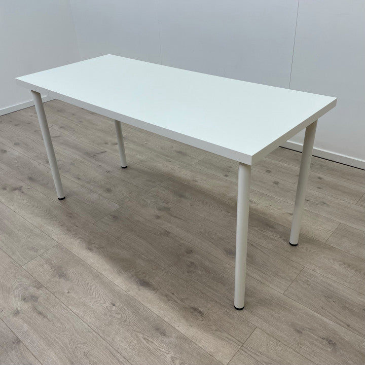 IKEA ADILS hvit skrivebord (150x60)