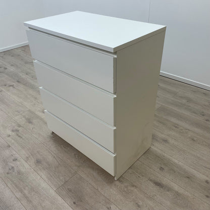 Hvit MALM kommode med 4 skuffer