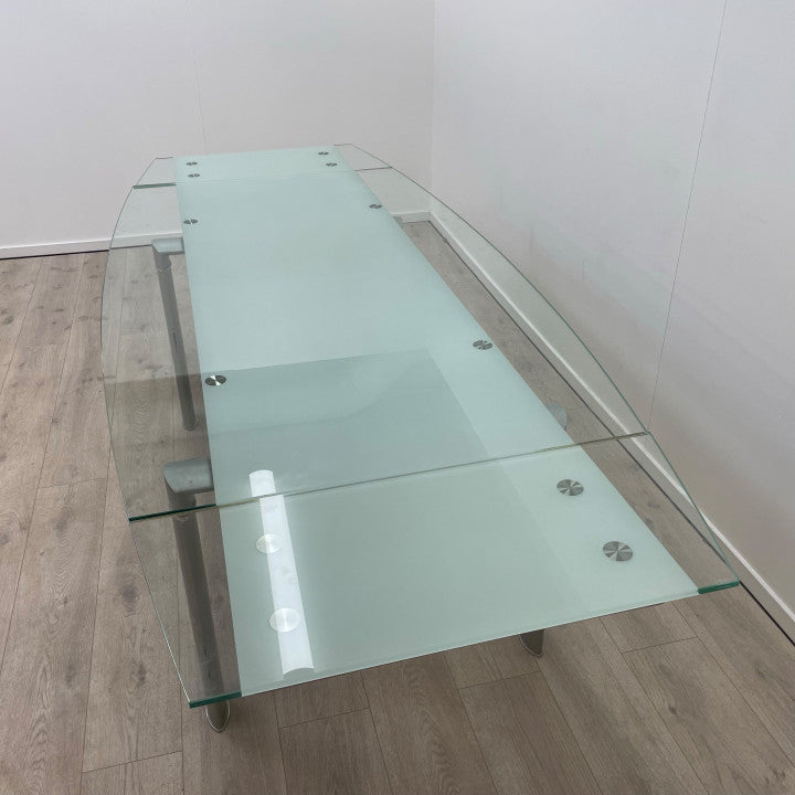 Elegant spisebord i herdet glass