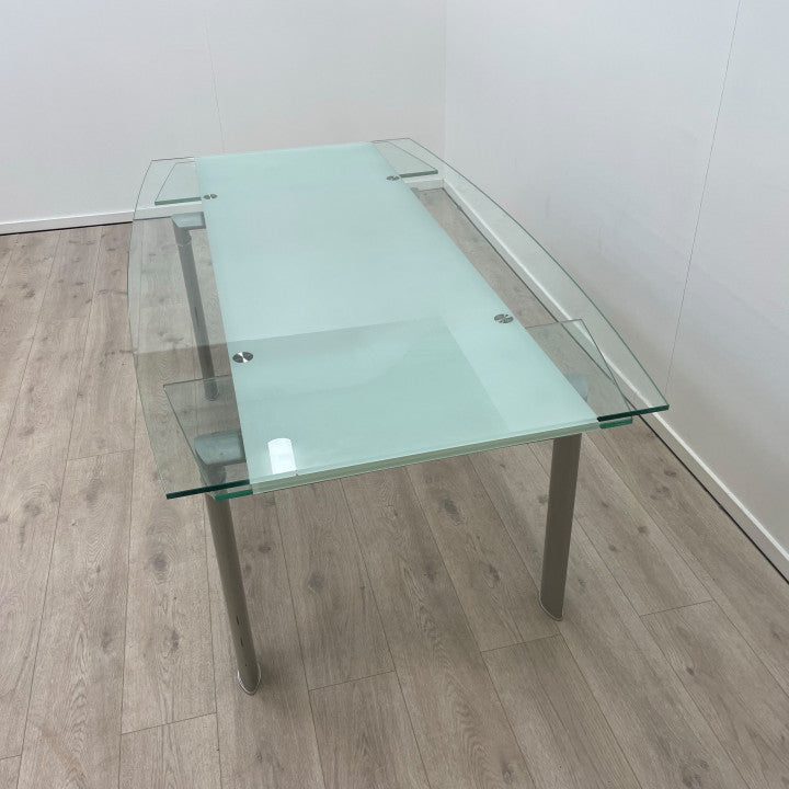 Elegant spisebord i herdet glass