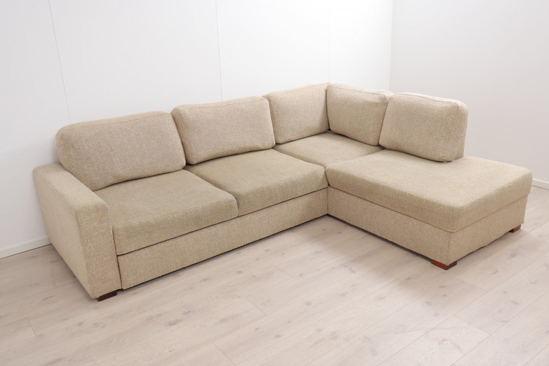 Nyrenset | Beige hjørnesofa/sovesofa med oppbevaring