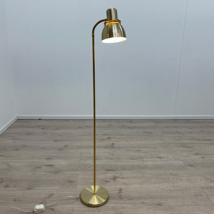 Moderne gulvlampe i gullfarge