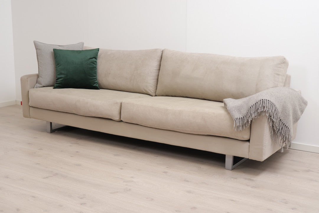 Nyrenset | Beige Raun 3-seter sofa i fløyelsstoff med dunputer