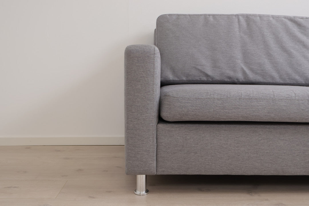 Nyrenset | Grå og moderne 3-seter sofa