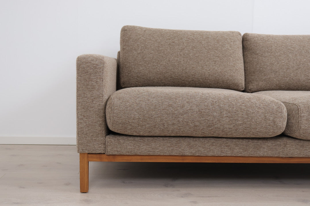 Nyrenset | Brun/beige Bolia North 2,5-seter sofa