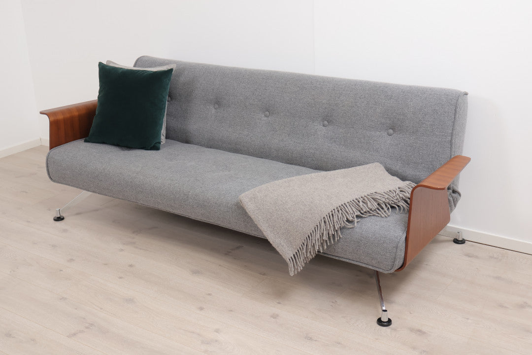 Nyrenset | Innovation Living Clubber 3-seter sofa/sovesofa med fleksibel rygg