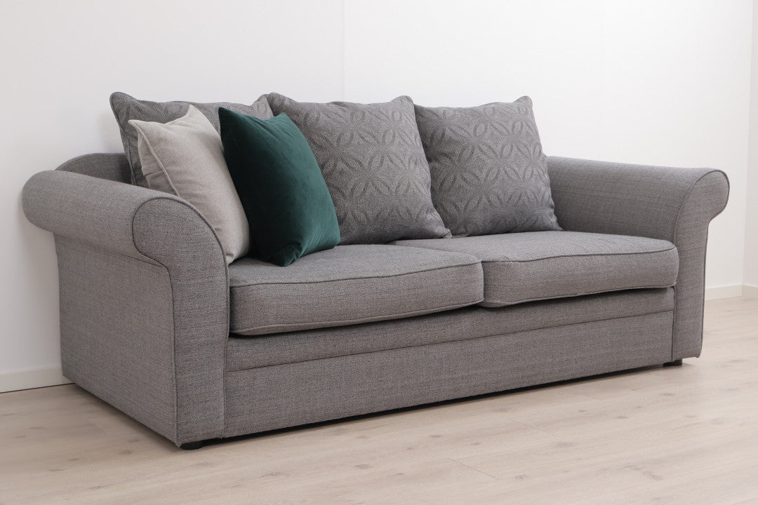 Nyrenset | Grå 3-seter sofa i klassisk stil