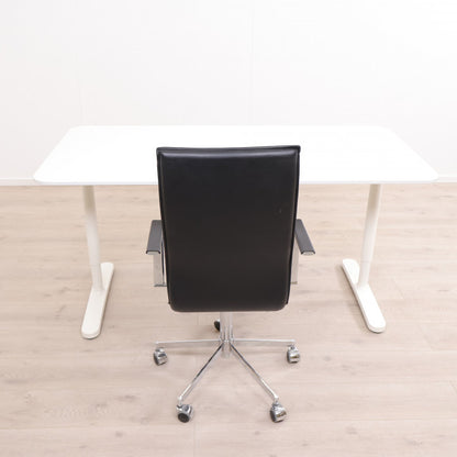 Bekant helhvit skrivebord/arbeidsbord