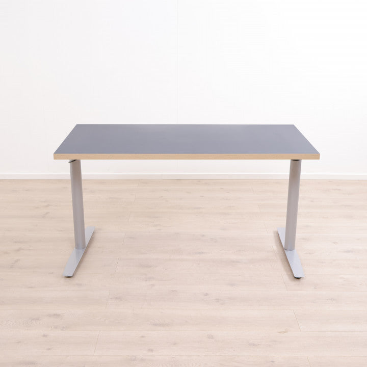 150x75 cm, Elektrisk hev/senk skrivebord med grå bordplate