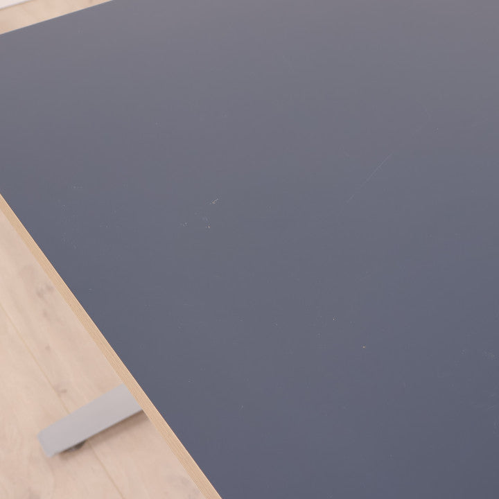 150x75 cm, Elektrisk hev/senk skrivebord med grå bordplate