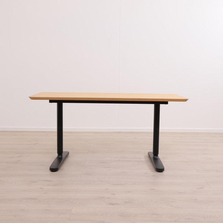 IKEA Bekant manuell hev/senk skrivebord med bambus bordplate