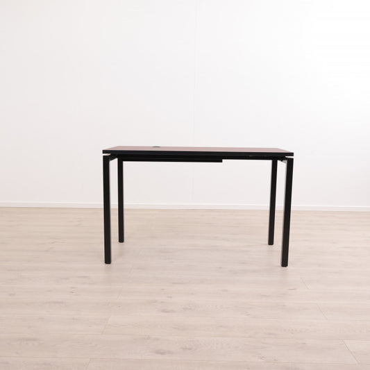 Fora Form skrivebord i minimalistisk design