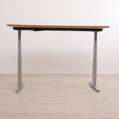 DUBA B8 elektrisk hev/senk skrivebord i trefarge