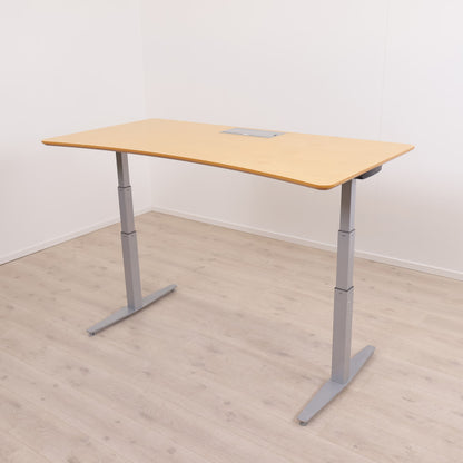 DUBA B8 elektrisk hev/senk skrivebord i trefarge