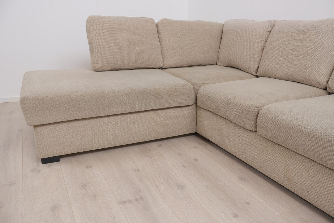 Nyrenset | Beige hjørne-sovesofa med oppbevaring