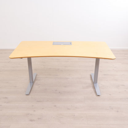 Elektrisk hev/senk skrivebord med kabelluke