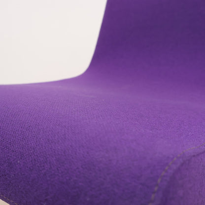 Fora Form møteromsstoler i lilla ullstoff