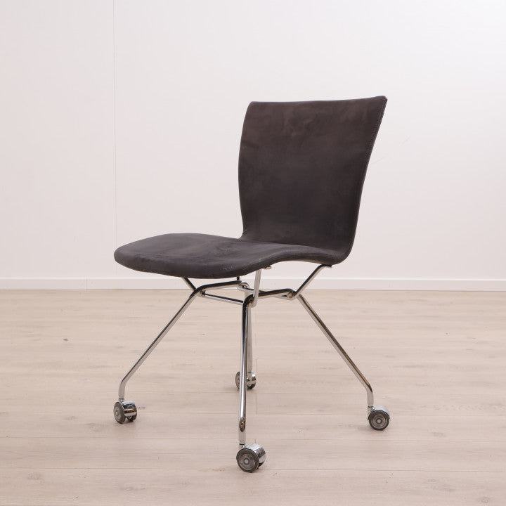 Elegant møtestol/kontorstol på hjul