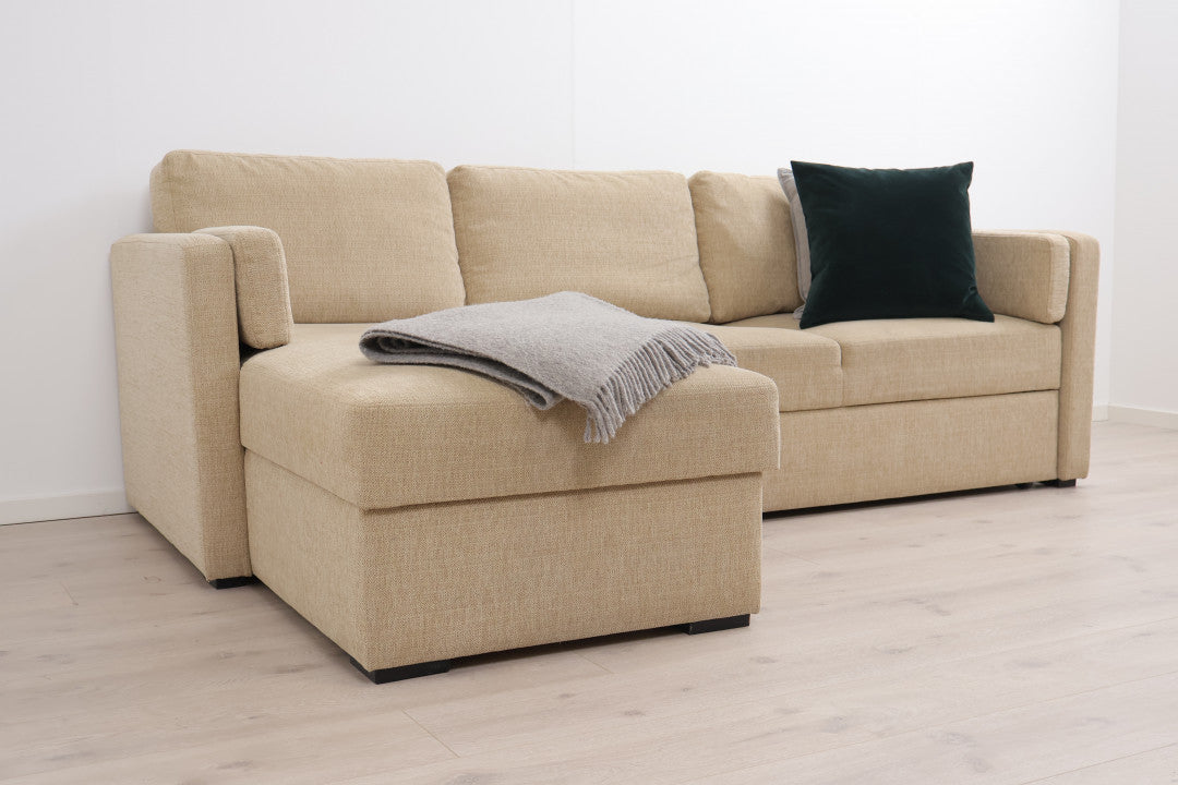 Nyrenset | Beige sovesofa med sjeselong og oppbevaring