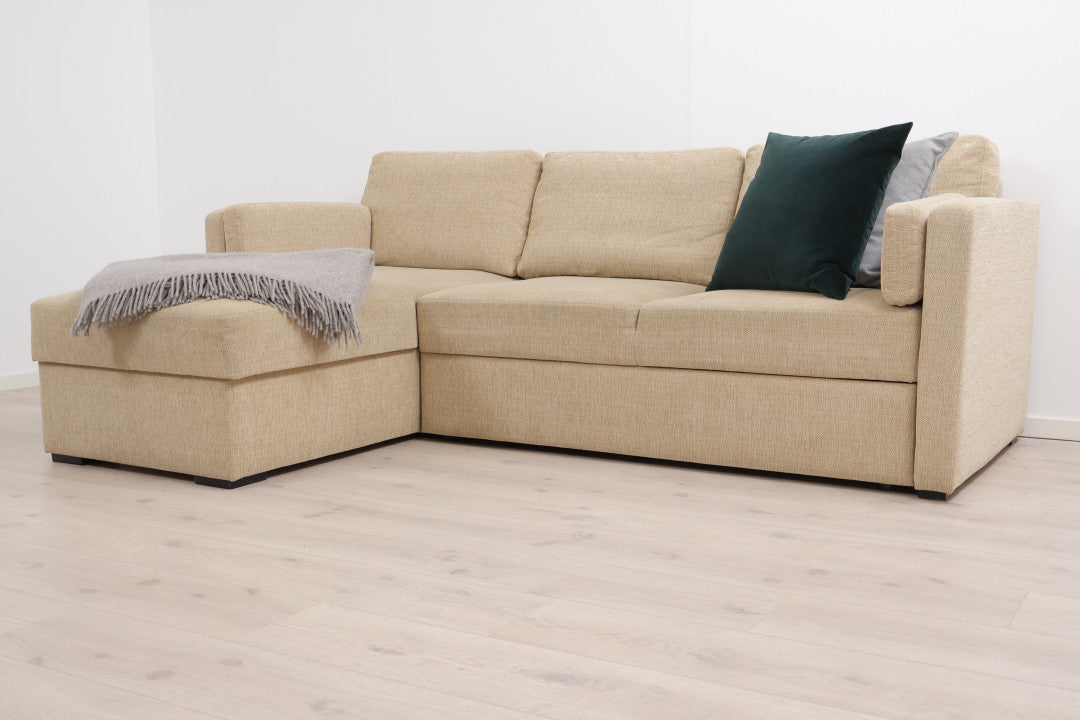 Nyrenset | Beige sovesofa med sjeselong og oppbevaring