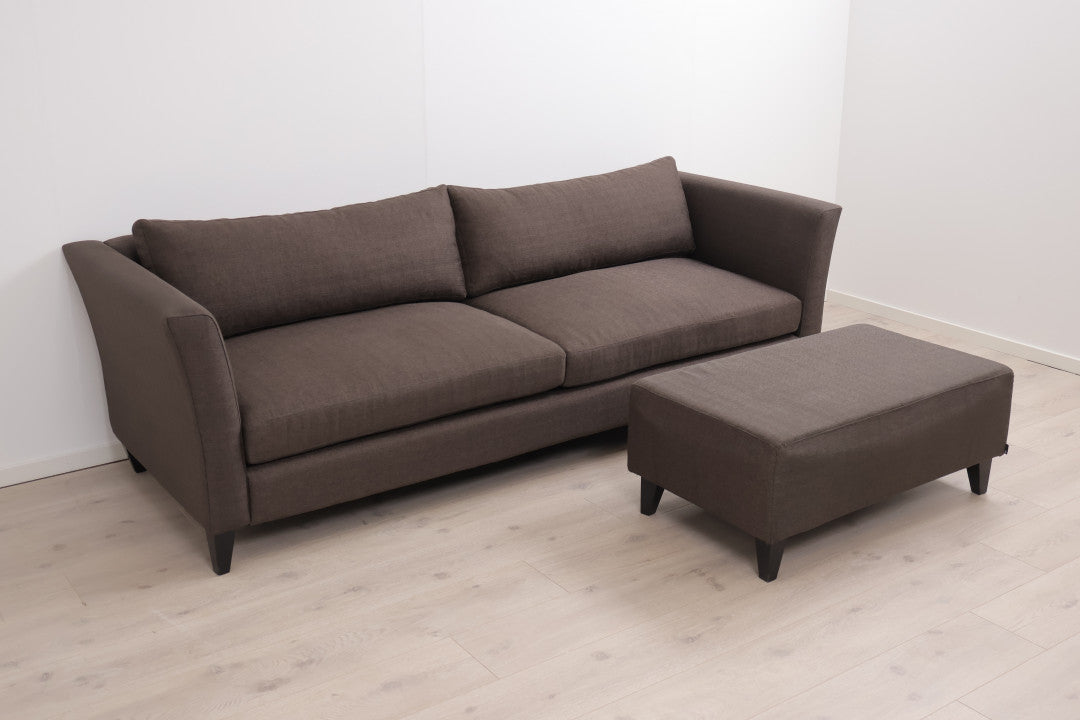 Nyrenset | Brun Amelia 3-seter sofa med puff fra Italian House