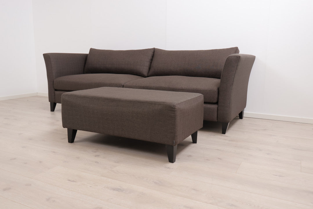 Nyrenset | Brun Amelia 3-seter sofa med puff fra Italian House