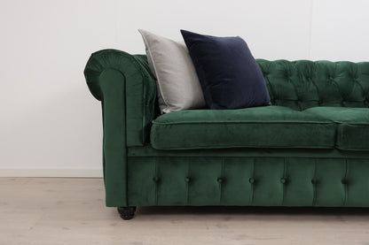 Nyrenset | Chesterfield Lyx 3-seter sovesofa i grønn fløyel