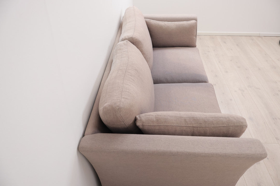 Nyrenset | Top Line Carnella 2-seter sofa med dunputer