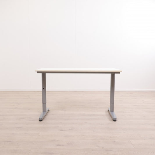 IKEA Galant skrivebord med hvit bordplate og grått understell
