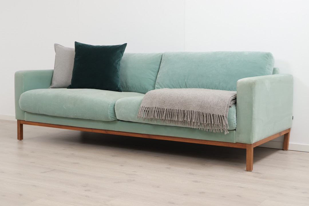 Nyrenset | Bolia North 3-seter sofa i fløyelsstoff