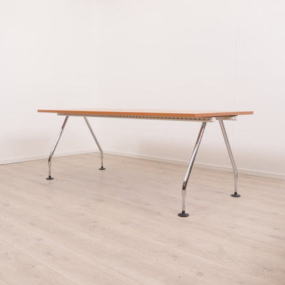 Vitra AD Hoc skrivebord – Antonio Citterio