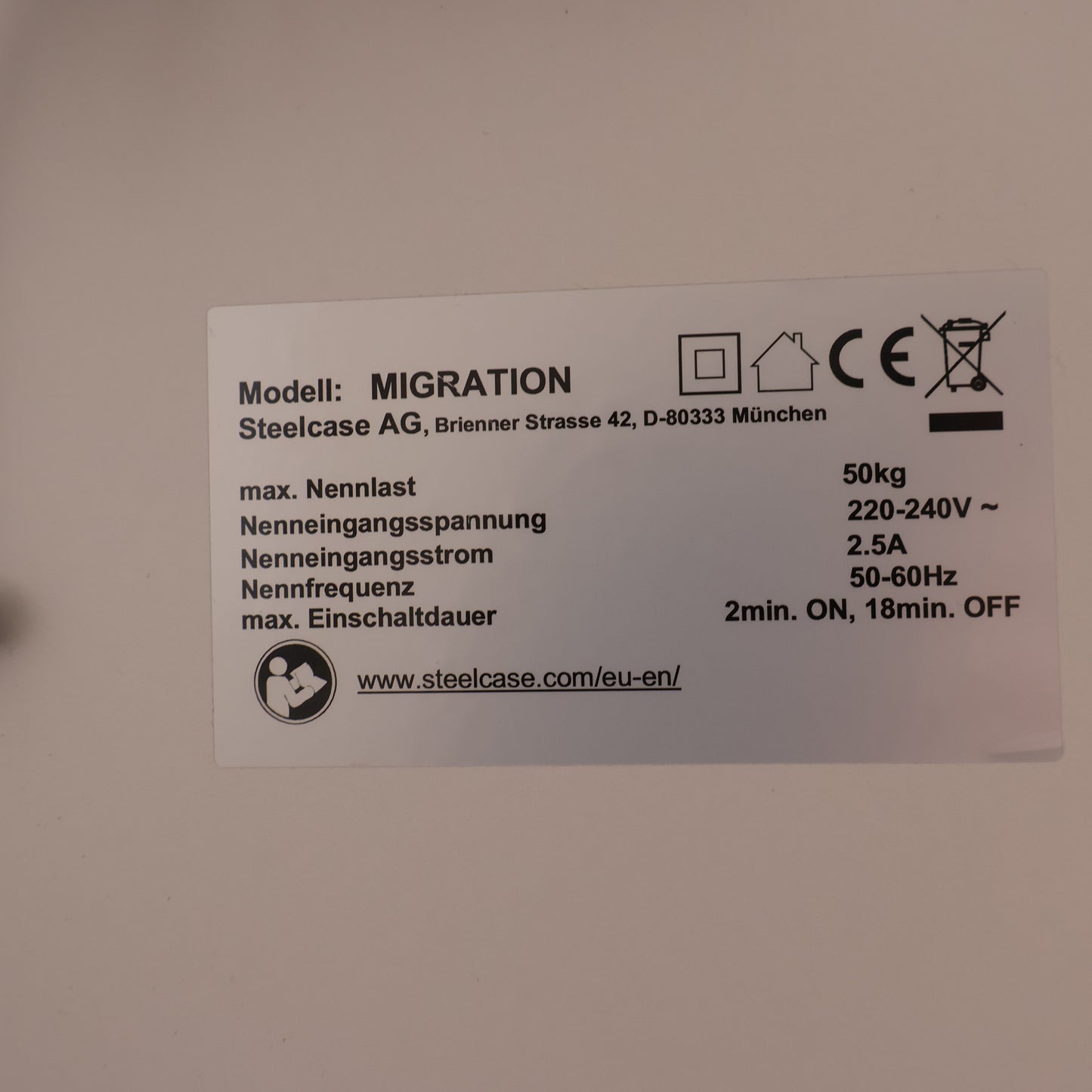 Steelcase (Migration) elektrisk hev/senk bord. 140 x 80 cm