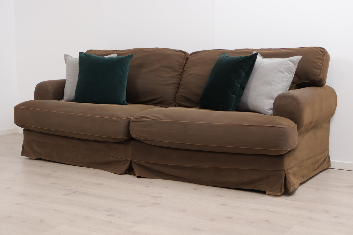 Nyrenset | Brun IKEA Ekeskog 3-seter sofa