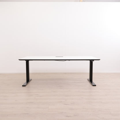 Svenheim Tellus elektrisk hev/senk skrivebord