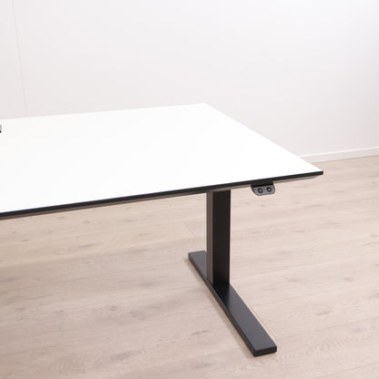 Svenheim Tellus elektrisk hev/senk skrivebord
