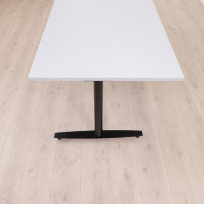 Elektrisk hev/senk skrivebord. Grått/sort. 200 x 90 cm