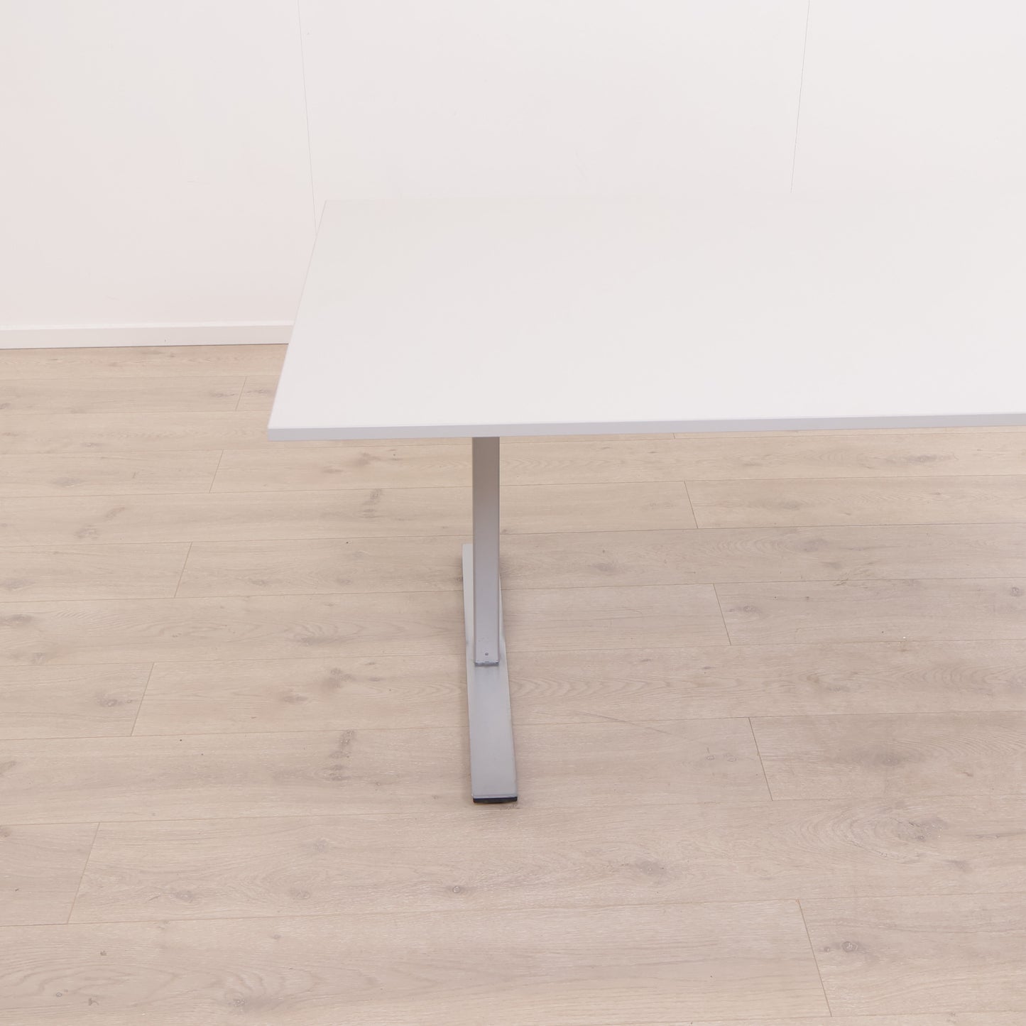 Elektrisk hev/senk skrivebord. 200 x 90 cm