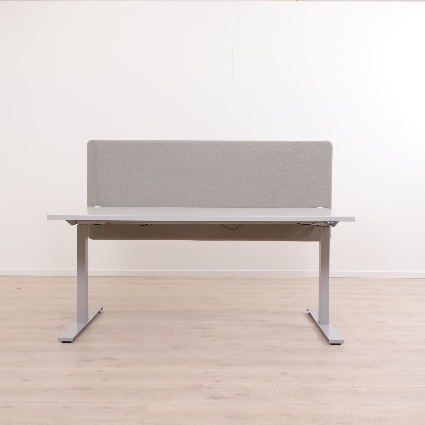 (160x65) Gøtessons grå bordskillevegg