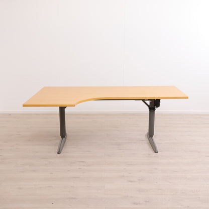 Elektrisk hev/senk skrivebord med venstresving. 200x120