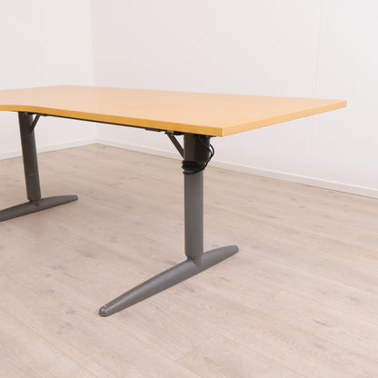 Elektrisk hev/senk skrivebord med venstresving. 200x120